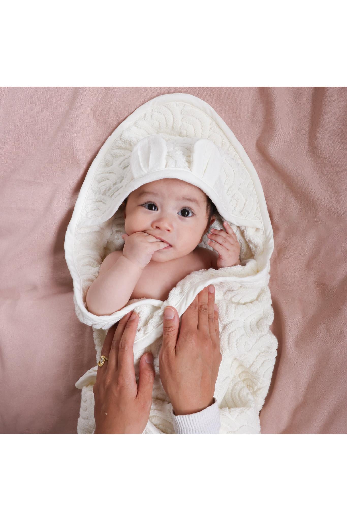 Cam Cam Copenhagen kūdikių rankšluostis su gobtuvu ir ausytėmis – GOTS – Off-White