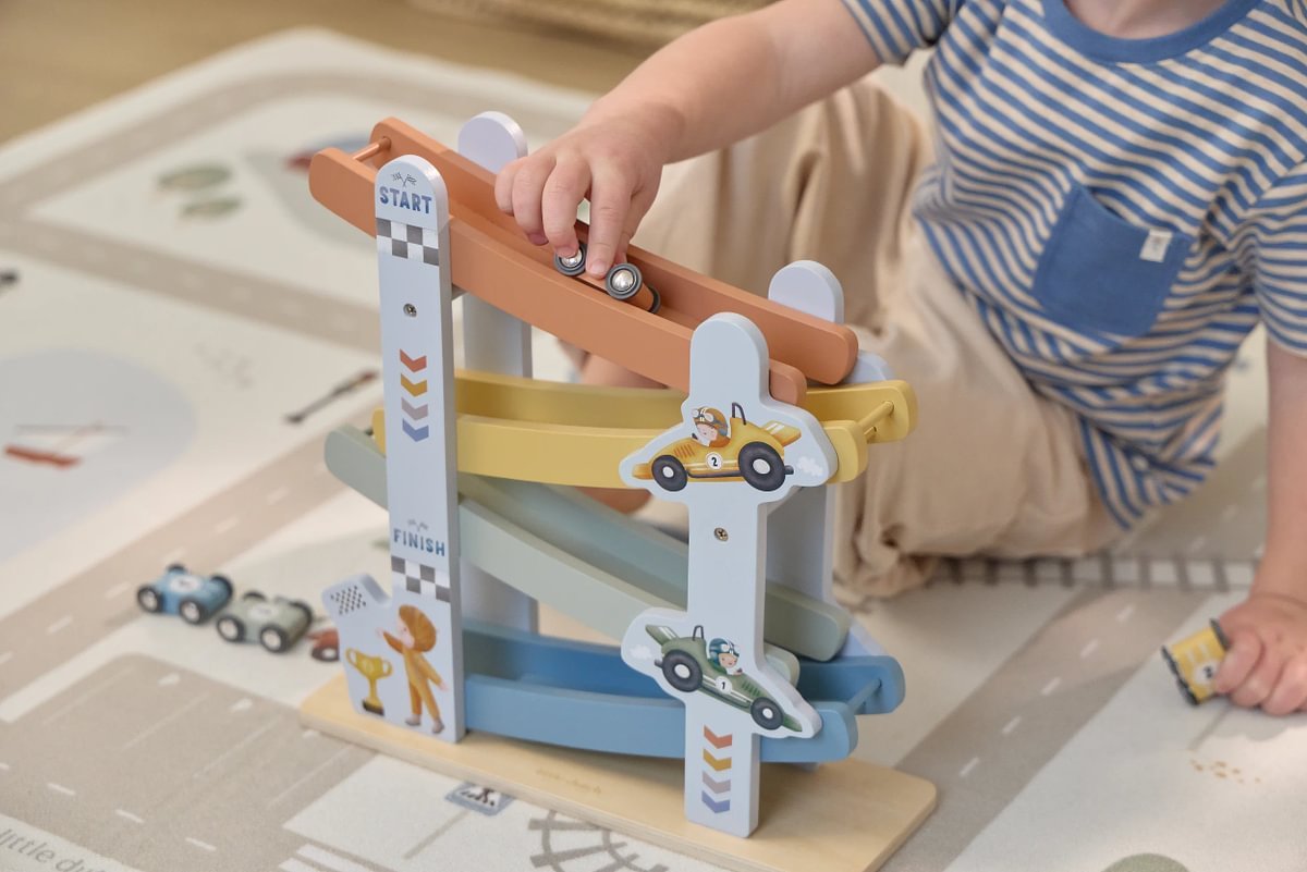 Little Dutch medinė lenktynių trasa